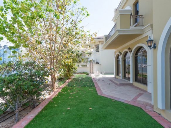5 Bedroom Garden Home Villa for Rent in Palm Jumeirah