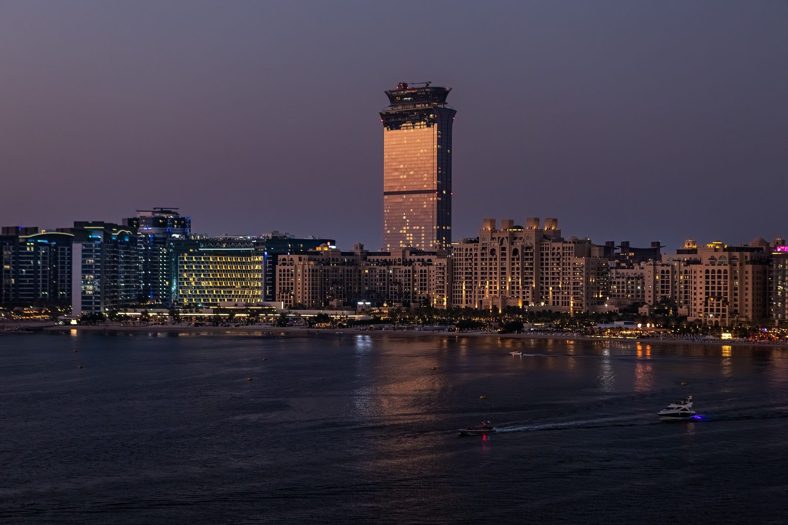 Beach Isle apartment for rent with 3 bedrooms and sea view by Emaar