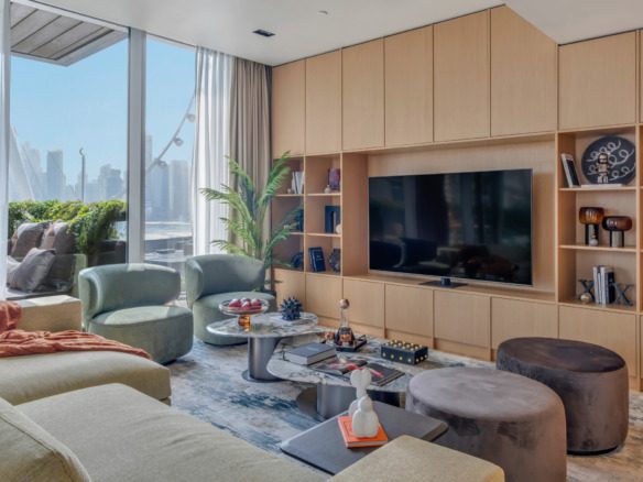 3 bedroom Bluewaters flat with panoramic Ain Dubai views