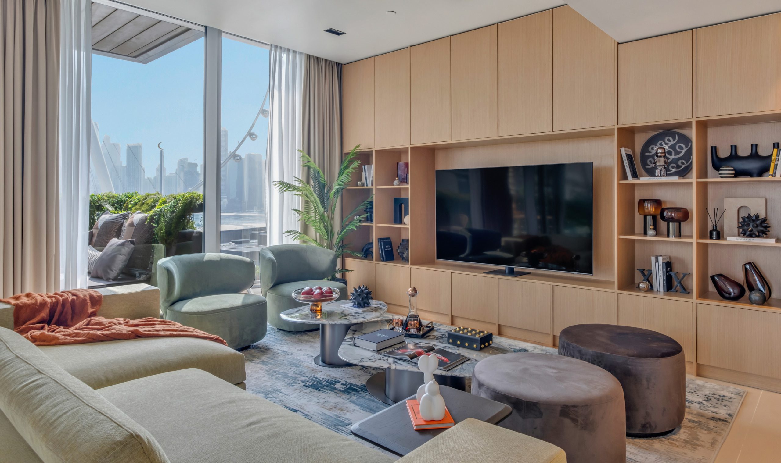 3 bedroom Bluewaters flat with panoramic Ain Dubai views