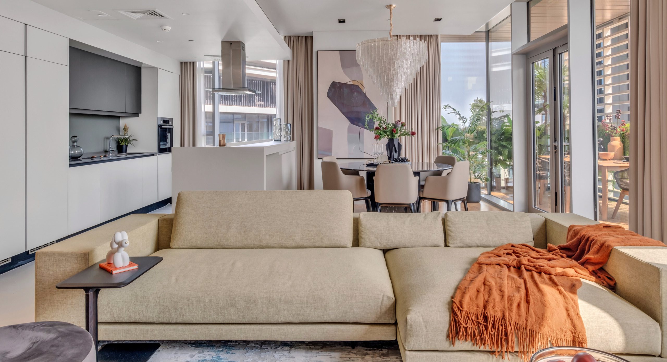 3 bedroom Bluewaters flat with panoramic Ain Dubai views