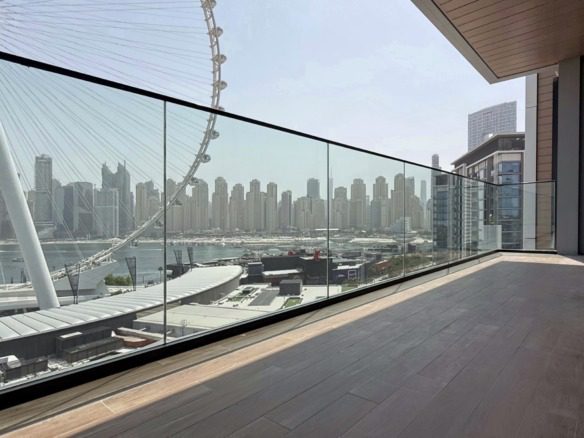 2 bedroom sea view apartment in Bluewaters Dubai