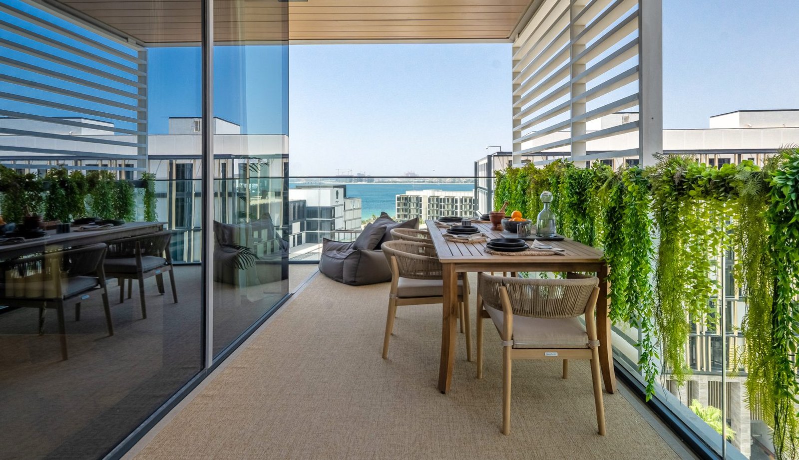 2 bedroom Bluewaters apartment with sea and Ain Dubai views