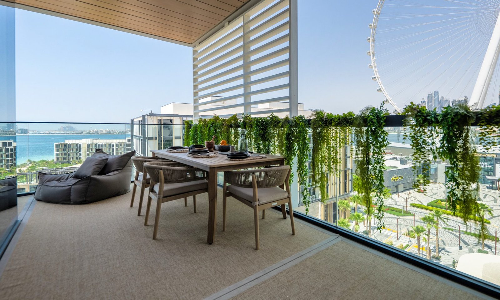 2 bedroom Bluewaters apartment with sea and Ain Dubai views