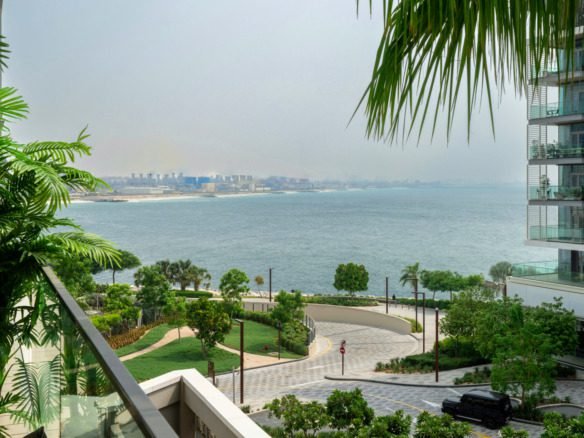 Bluewaters 1 bedroom apartment with garden and sea view terrace