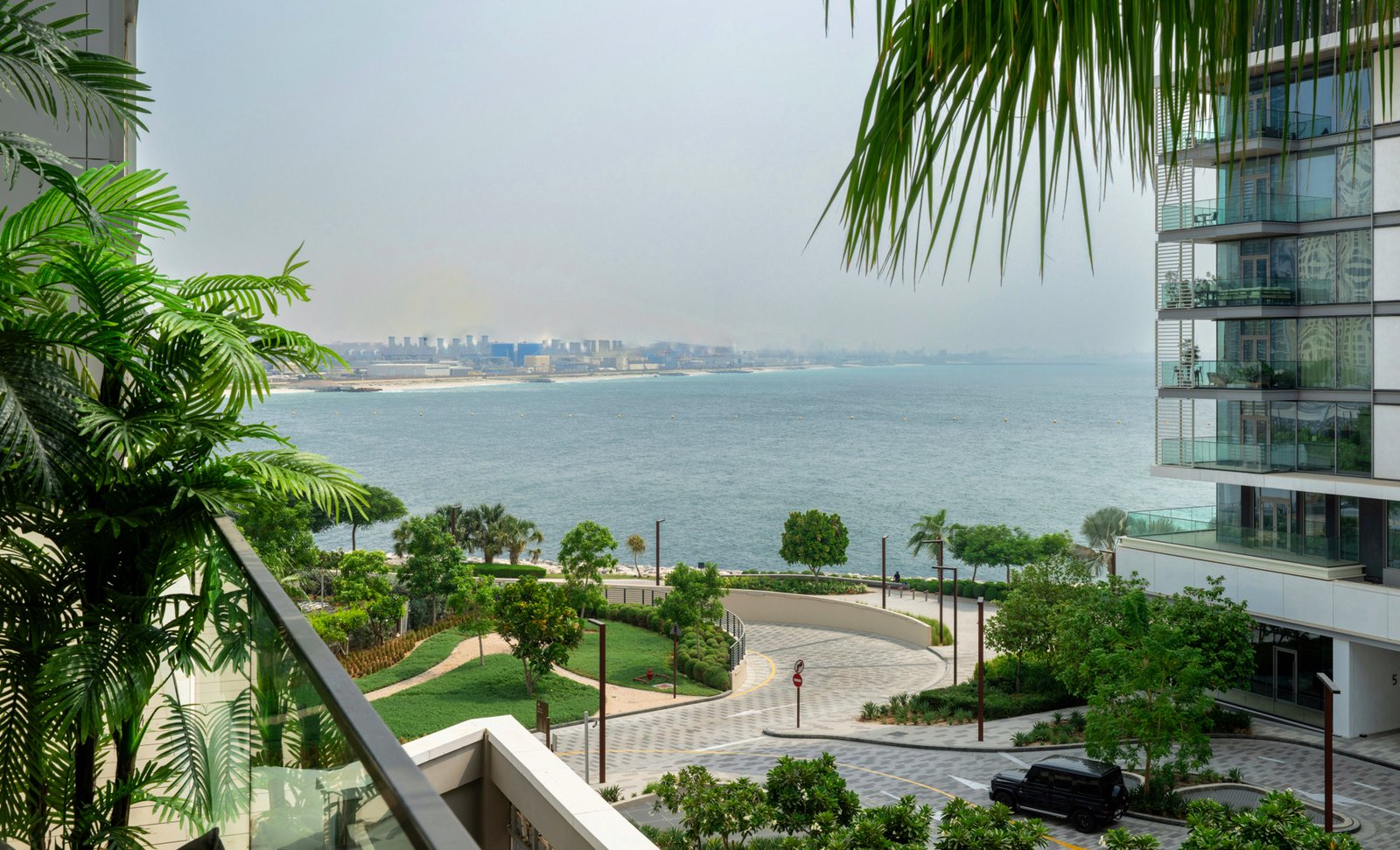 Bluewaters 1 bedroom apartment with garden and sea view terrace