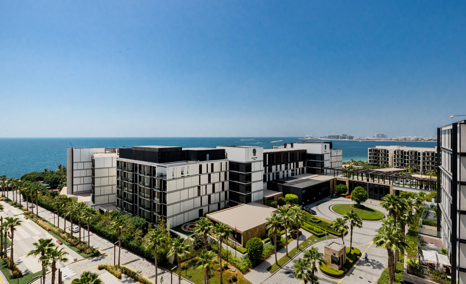 2 bedroom Bluewaters apartment with sea and Ain Dubai views
