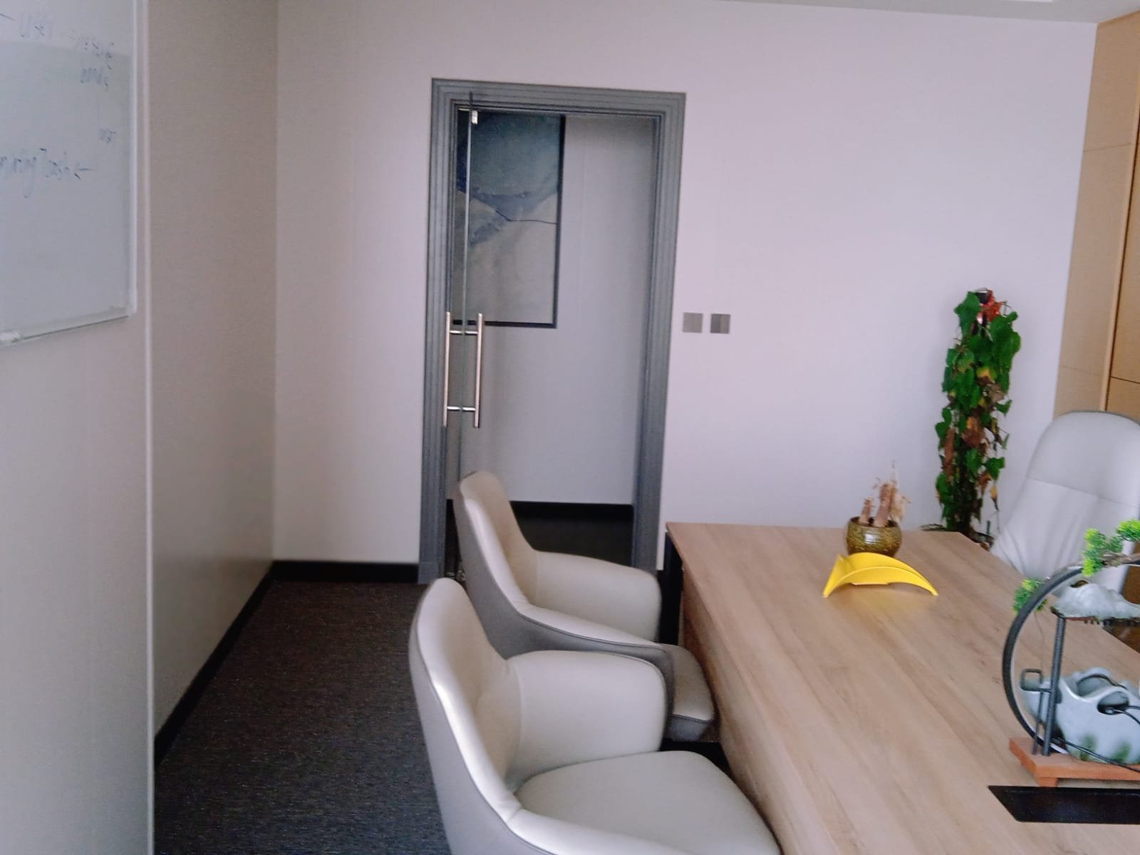 Fairmont Hotel office space for rent in Sheikh Zayed Road, Dubai