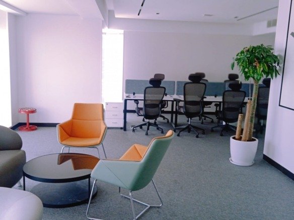 Fairmont Hotel office space for rent in Sheikh Zayed Road, Dubai