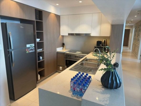 Grand Dubai Creek Harbour 3-bedroom apartment with Burj view