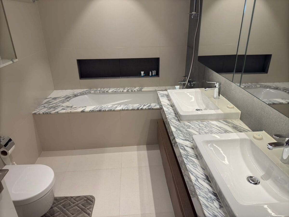 Grand Dubai Creek Harbour 3-bedroom apartment with Burj view