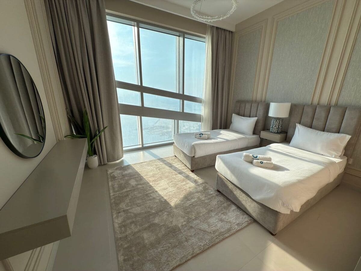 Grand Dubai Creek Harbour 3-bedroom apartment with Burj view