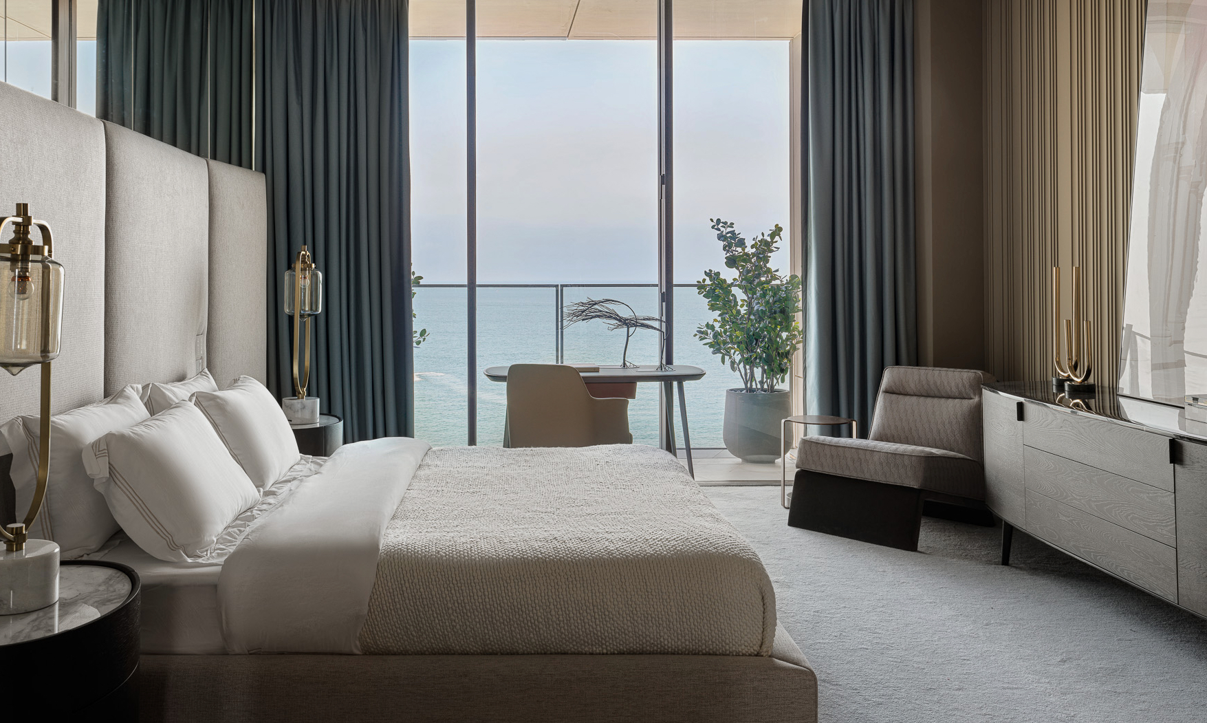 2 bedroom for rent in Royal Atlantis Palm Jumeirah with sea view