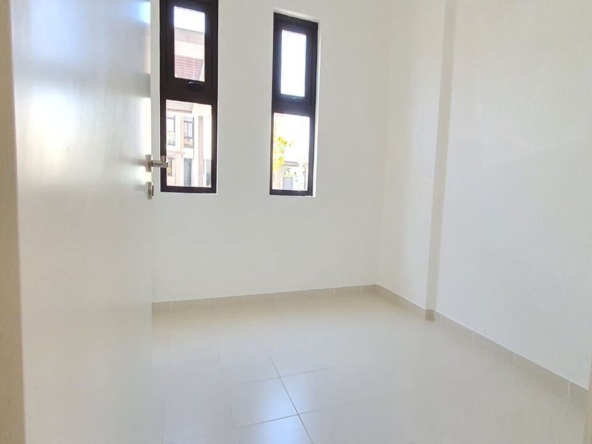 Upgraded 3 bedroom townhouse for rent in Damac Hills with garden and golf view