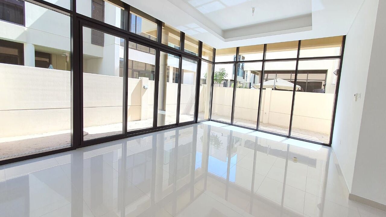 Upgraded 3 bedroom townhouse for rent in Damac Hills with garden and golf view
