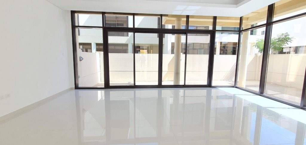 Upgraded 3 bedroom townhouse for rent in Damac Hills with garden and golf view
