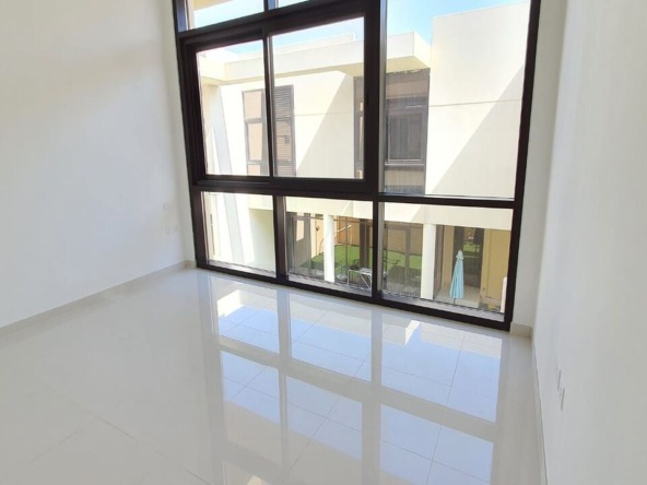 Upgraded 3 bedroom townhouse for rent in Damac Hills with garden and golf view
