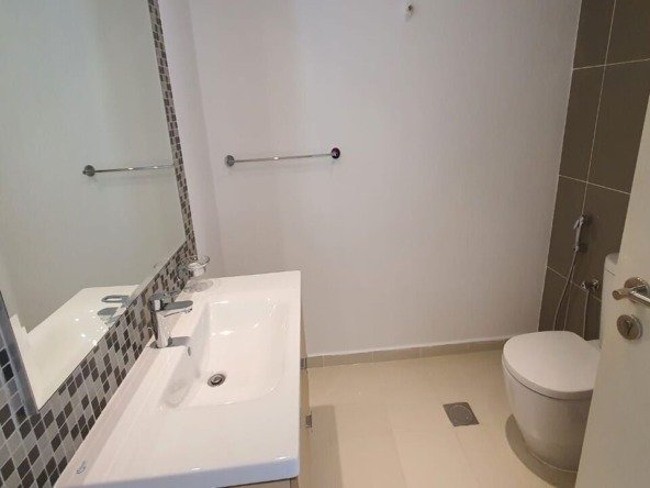 Upgraded 3 bedroom townhouse for rent in Damac Hills with garden and golf view
