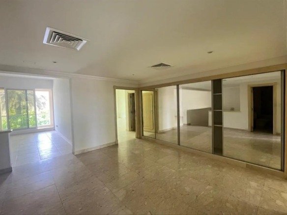 3 bedroom villa for rent in Umm Suqeim with garden and shared amenities