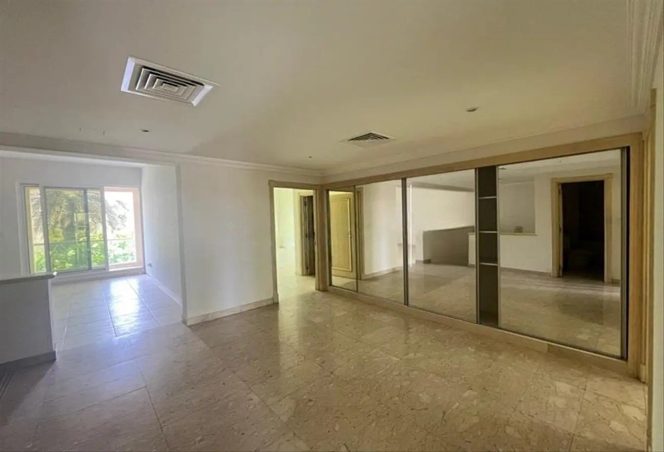 3 bedroom villa for rent in Umm Suqeim with garden and shared amenities