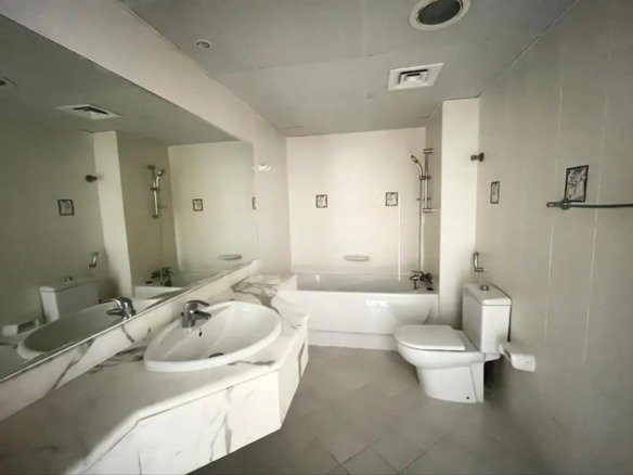 3 bedroom villa for rent in Umm Suqeim with garden and shared amenities