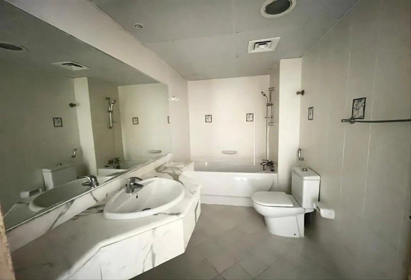 3 bedroom villa for rent in Umm Suqeim with garden and shared amenities