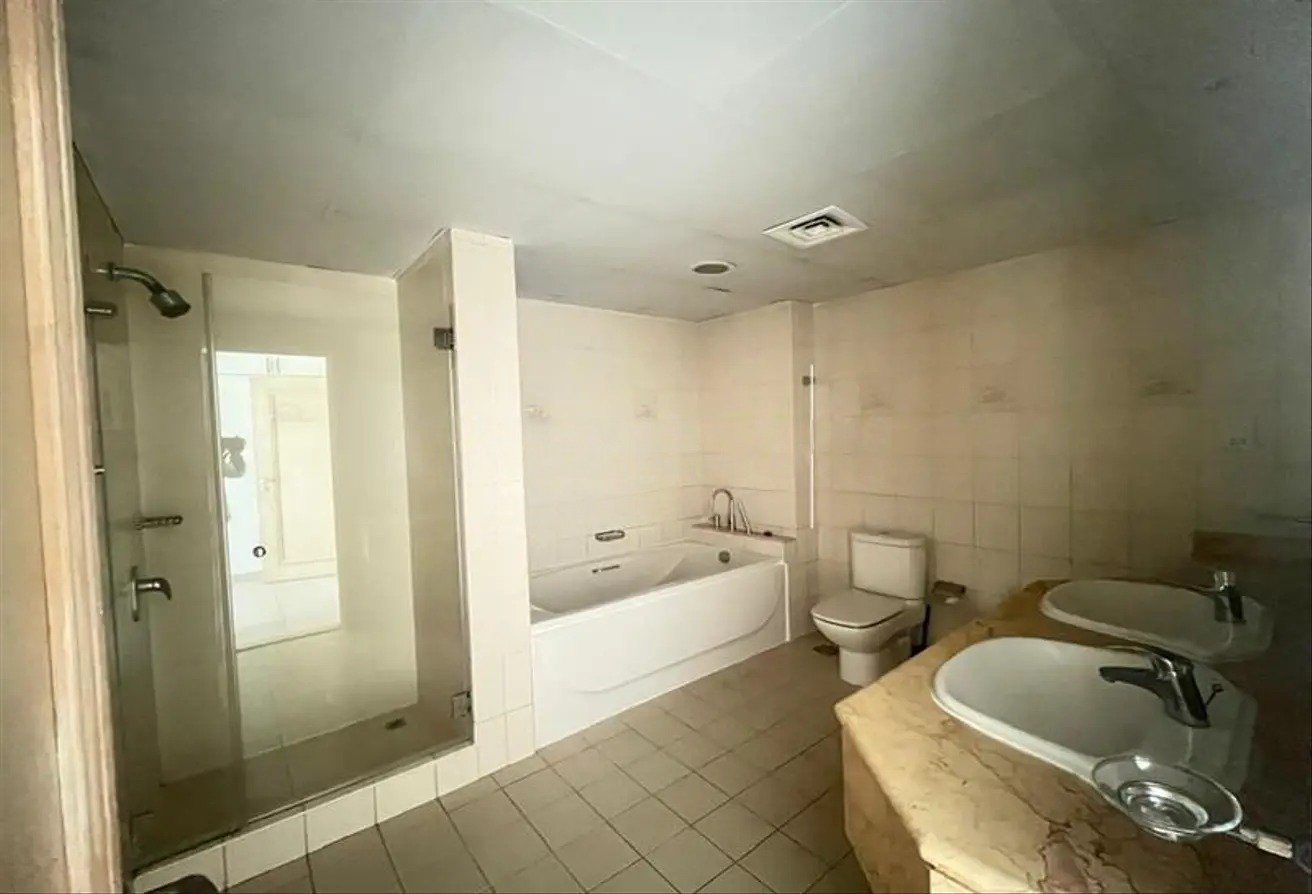 3 bedroom villa for rent in Umm Suqeim with garden and shared amenities