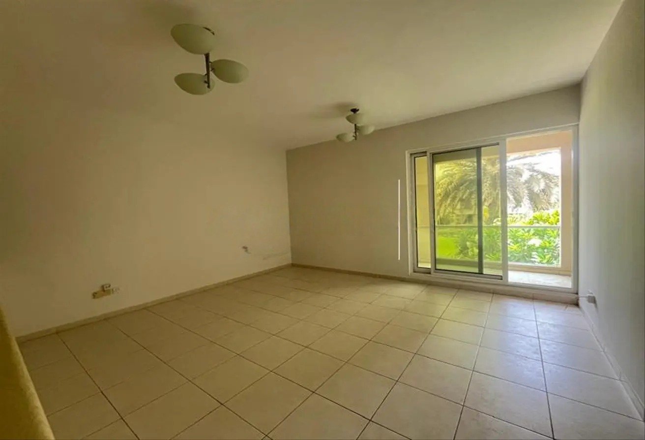 3 bedroom villa for rent in Umm Suqeim with garden and shared amenities