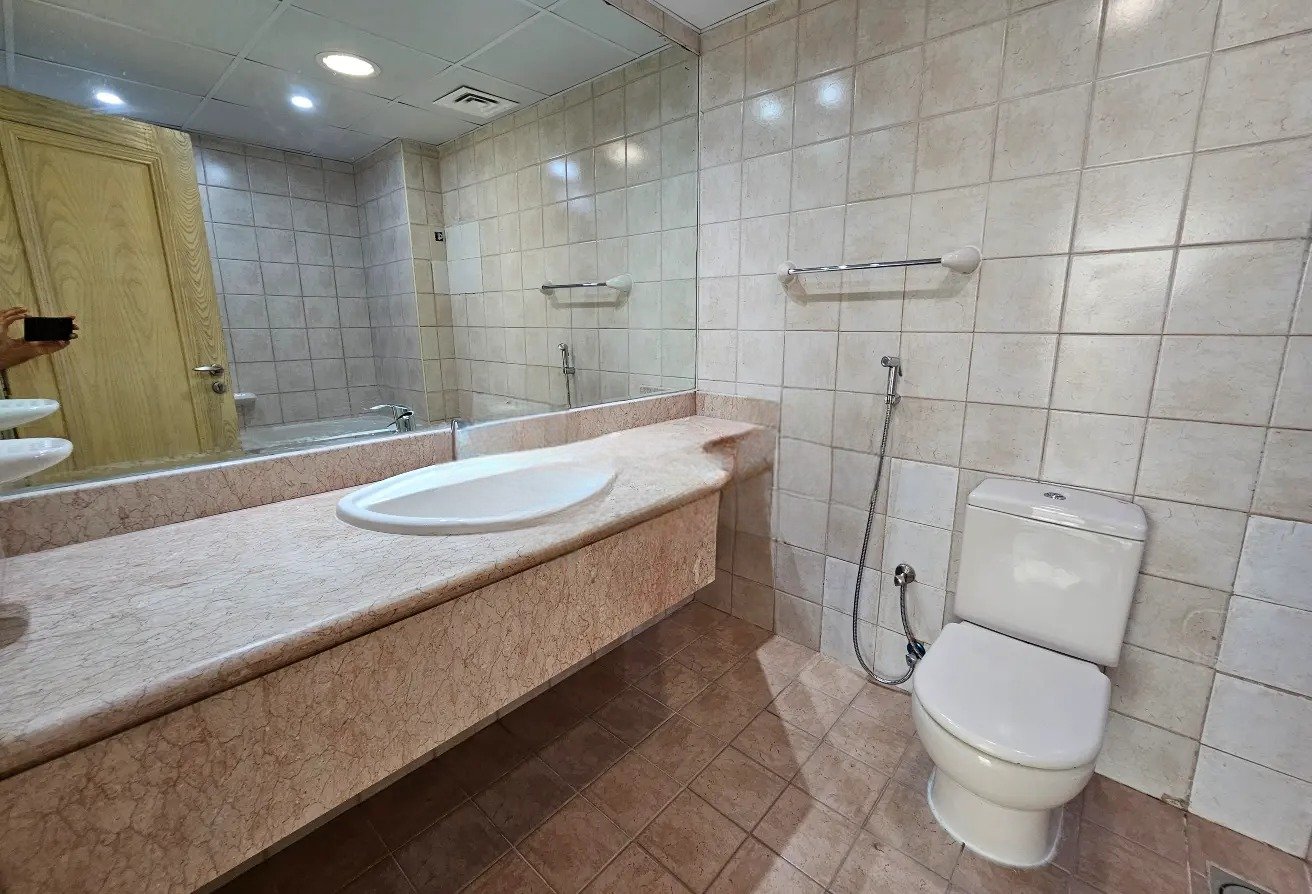 3 bedroom villa for rent in Umm Suqeim with garden and shared amenities