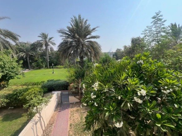 3 bedroom villa for rent in Umm Suqeim with garden and shared amenities