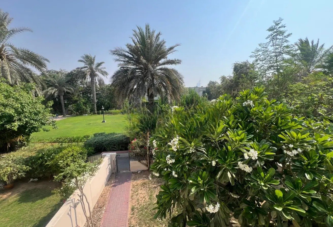 3 bedroom villa for rent in Umm Suqeim with garden and shared amenities