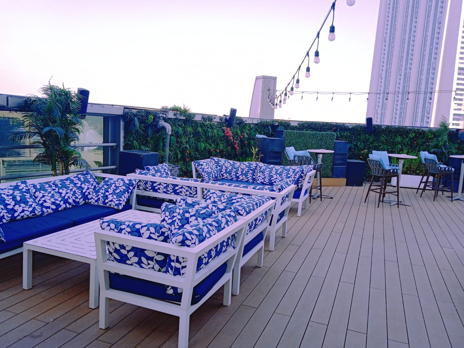 Shop for rent in The Carlton Downtown Hotel – furnished rooftop lounge with alcohol permit and Downtown Dubai skyline view