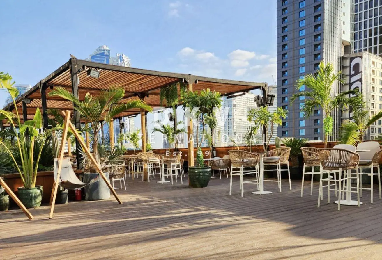 M Hotel Downtown lounge for rent – 5,678 sqft indoor/outdoor canal-view venue in Business Bay