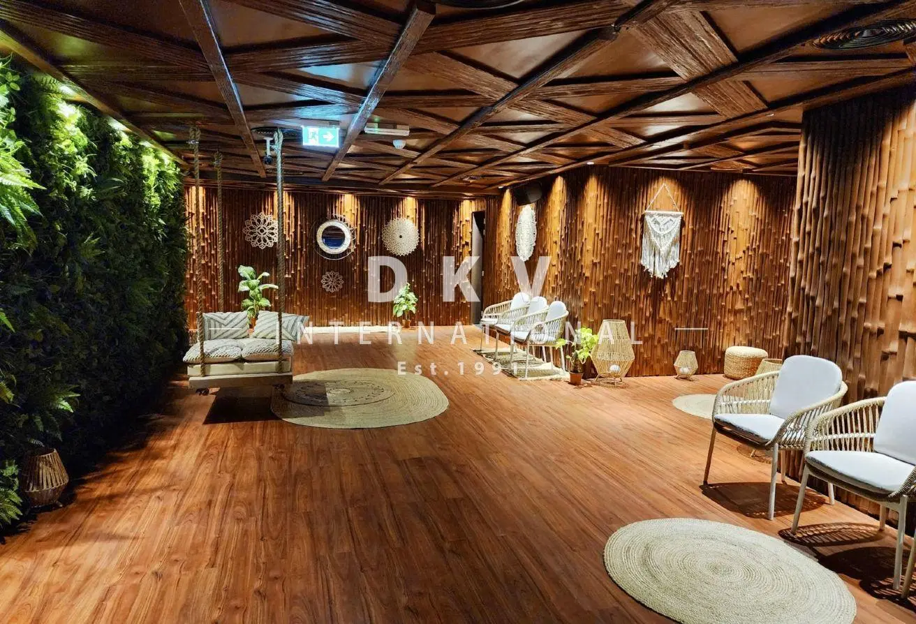 M Hotel Downtown lounge for rent – 5,678 sqft indoor/outdoor canal-view venue in Business Bay