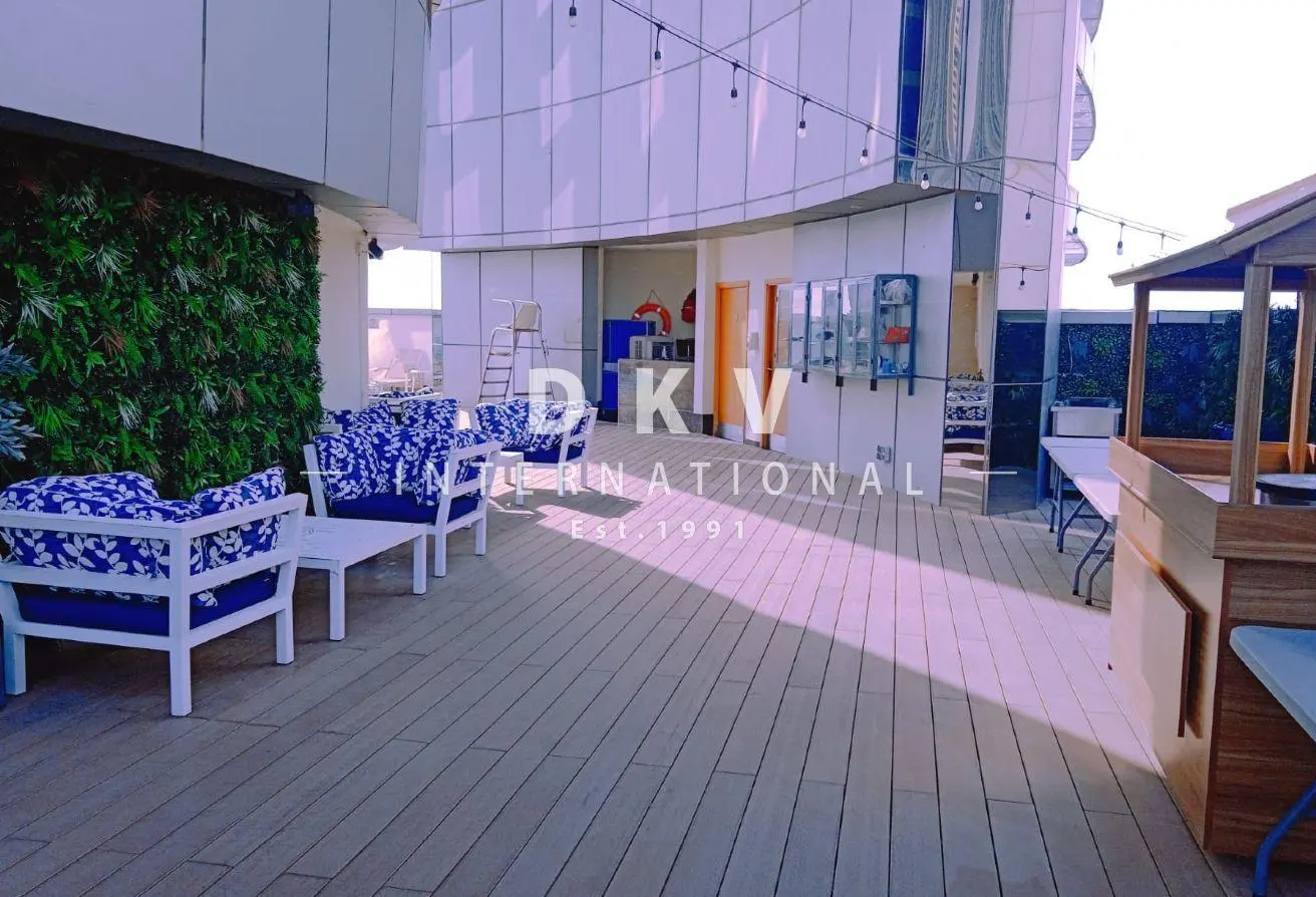 Carlton Downtown Rooftop – open-air lounge with 360° Downtown Dubai views