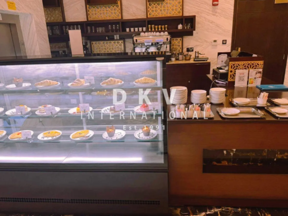 Carlton Dubai Creek shop – ground-floor branded coffee unit for rent on Baniyas Road, Deira