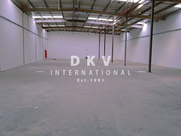 Umm Ramool Warehouse – 10,001 sqft open-plan unit near DXB with no service charge