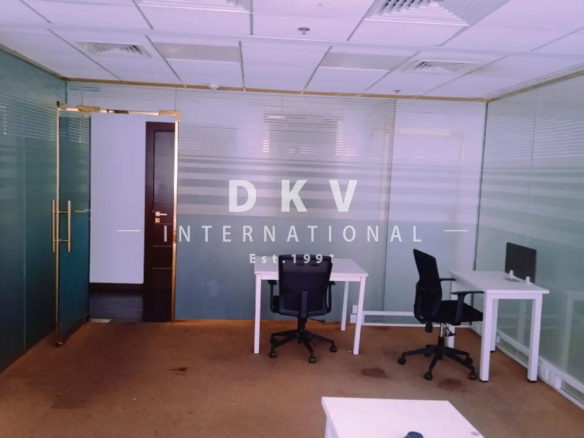 Fairmont Dubai office – 1,961 sqft fitted workspace with glass partitions on Sheikh Zayed Road
