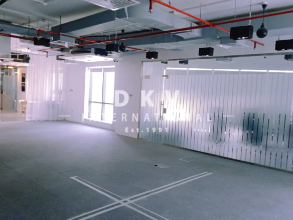 Regal Tower office for rent – 3,194 sqft city-view workspace with 6 parking in Business Bay