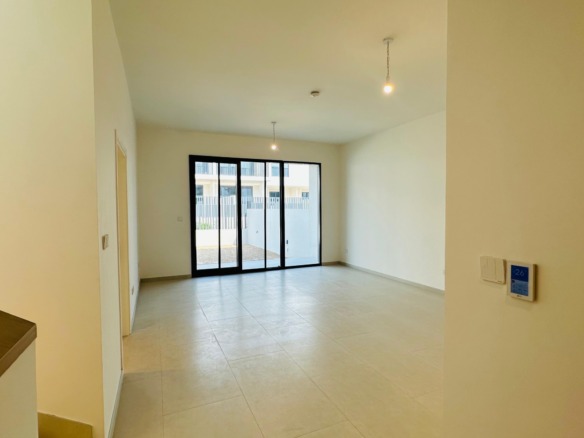 Jebel Ali townhouse – brand new 3 bedroom plus maid home near community park
